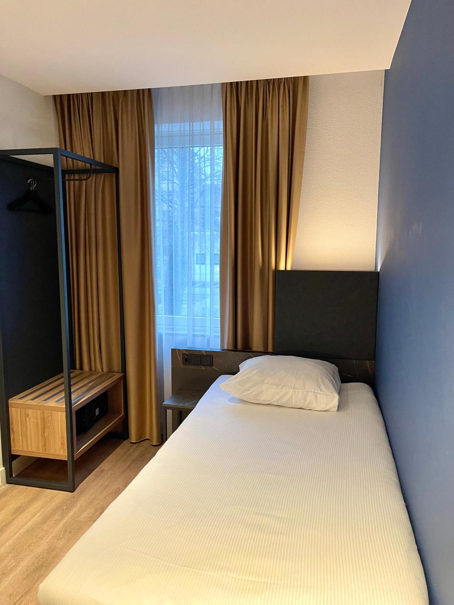 Ozo Hotels Antares Airport Hoofddorp Exterior foto